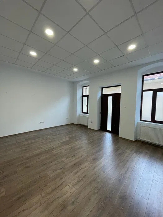 spatiu de birou central , 80 mp ,ultrafinisat 