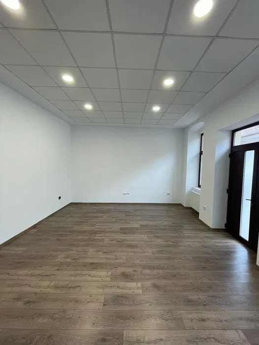 spatiu de birou central , 80 mp ,ultrafinisat 