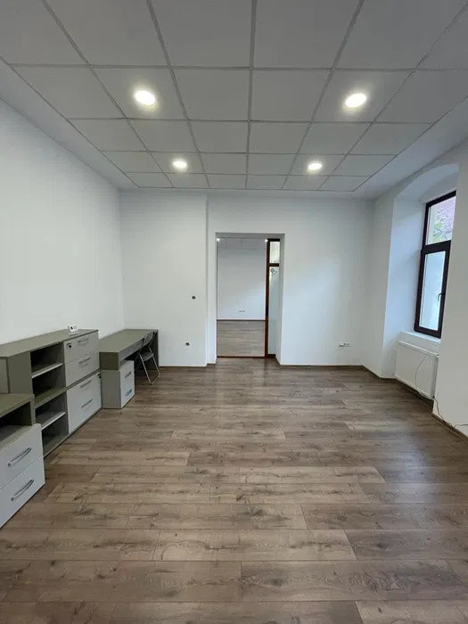 spatiu de birou central , 80 mp ,ultrafinisat 