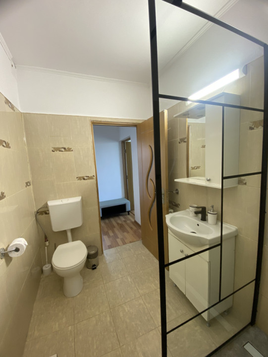 Apartament 2 camere, mobilat utilat, zona Terra