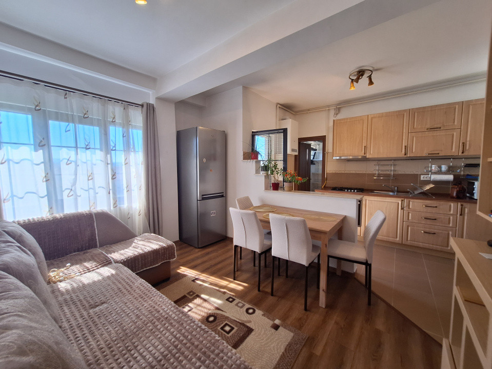 Apartament cu 3 camere, 63 mp, 2 bai, zona Parcului Poligon