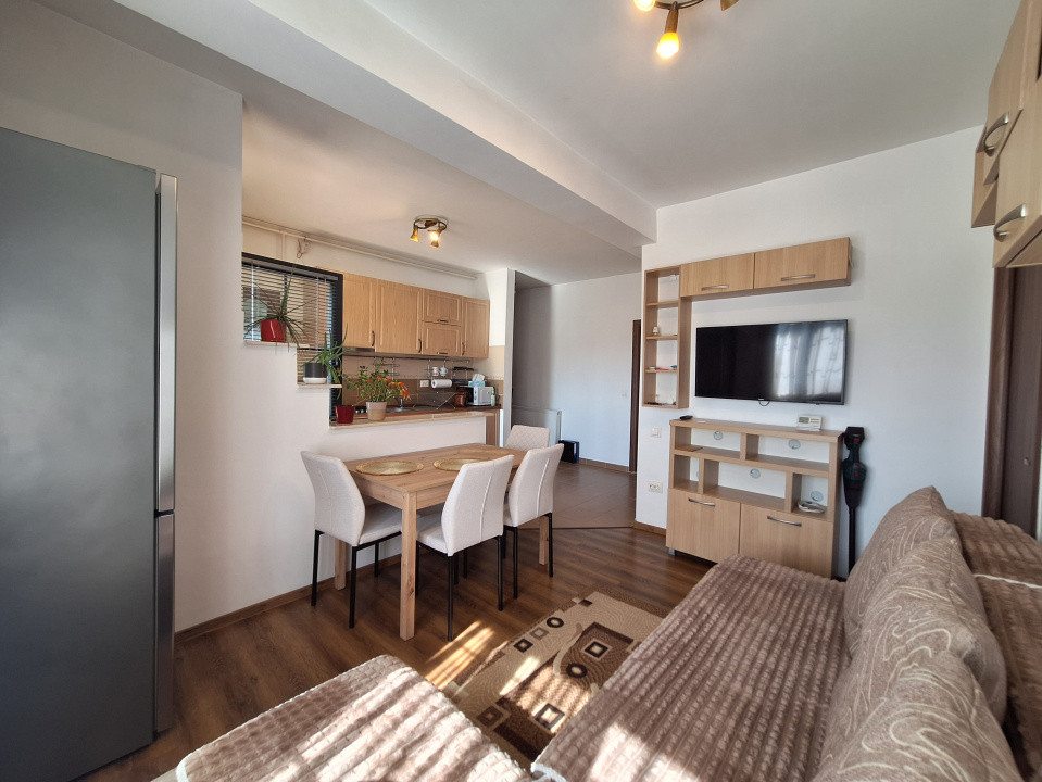 Apartament cu 3 camere, 63 mp, 2 bai, zona Parcului Poligon