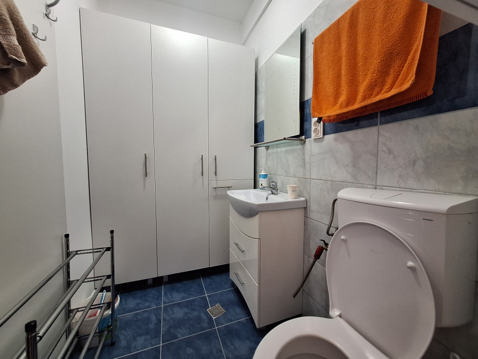Apartament cu 3 camere, 63 mp, 2 bai, zona Parcului Poligon