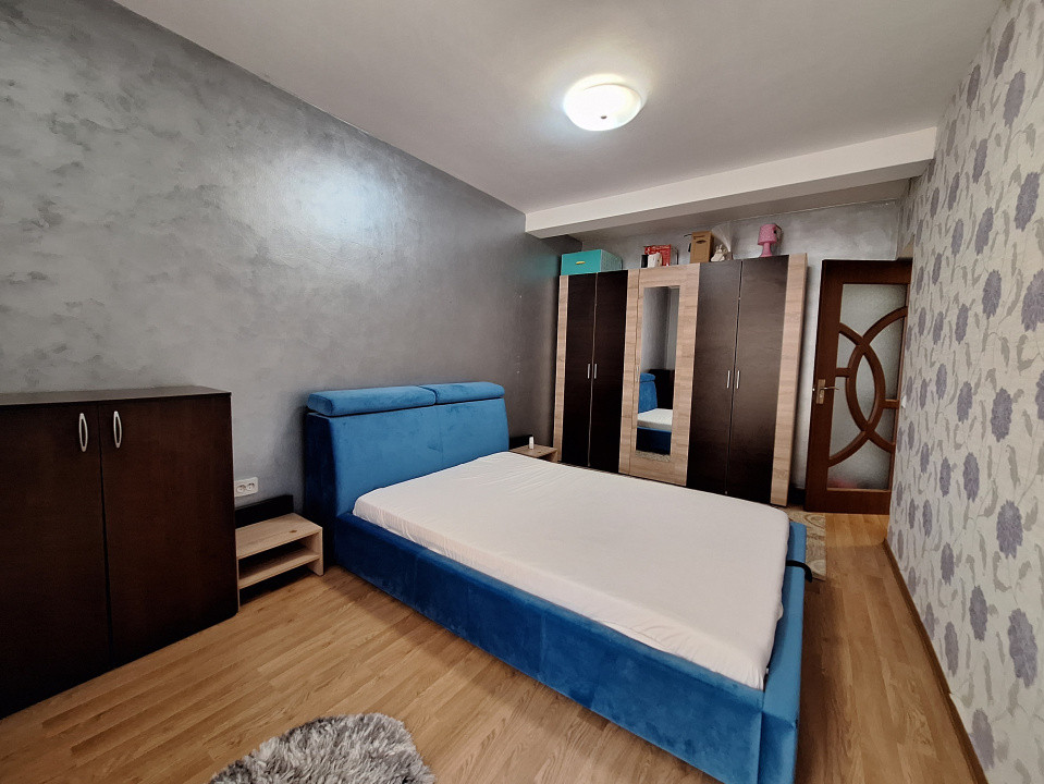 Apartament cu 2 camere, 42 mp, balcon, zona Teilor