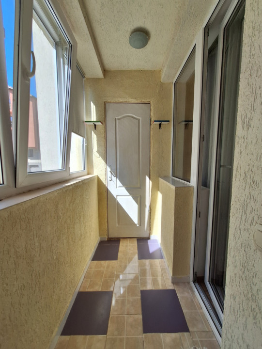 Apartament cu 2 camere, 42 mp, balcon, zona Teilor