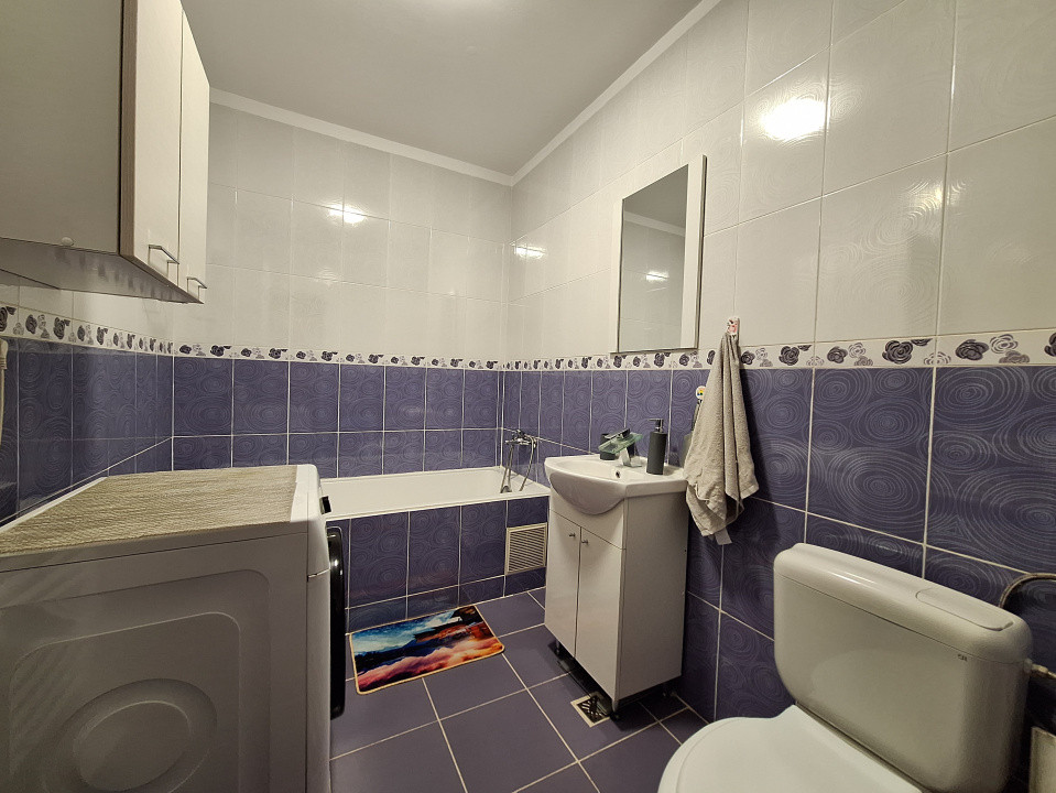 Apartament cu 2 camere, 42 mp, balcon, zona Teilor