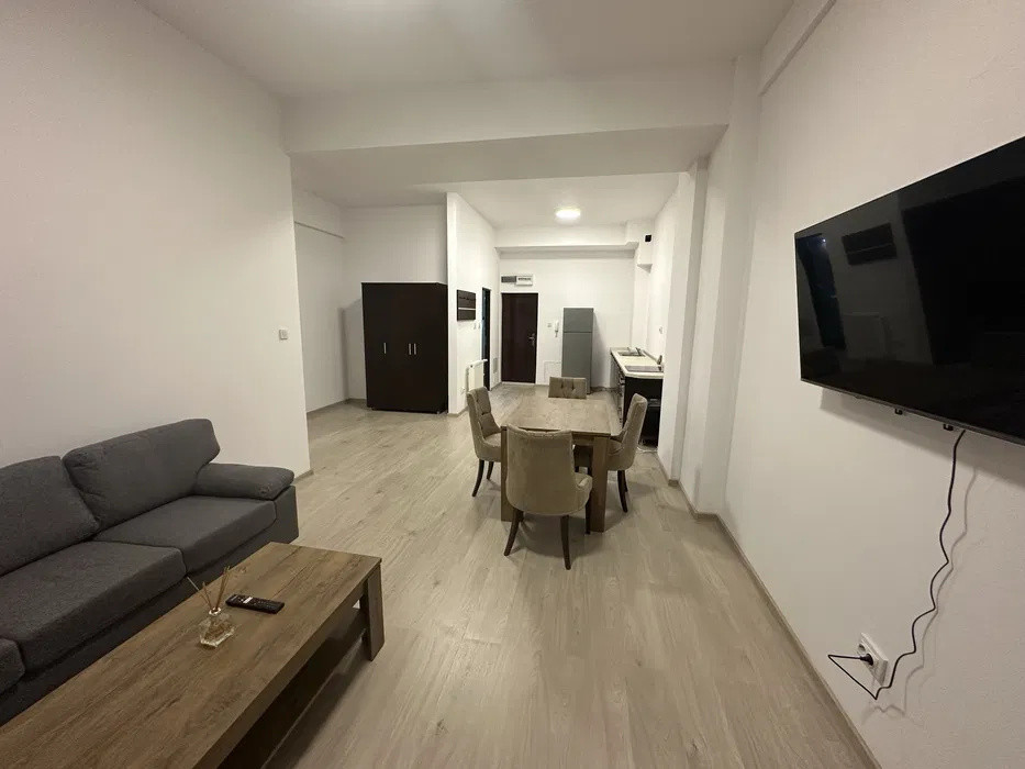 apartament cu 2 camere in zona Clujana/Piata 1 Mai.