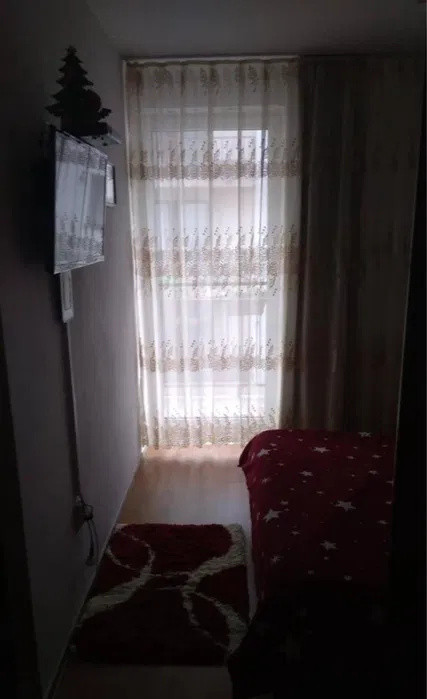 Apartament decomandat, 50 mp, balcon, zona Florilor