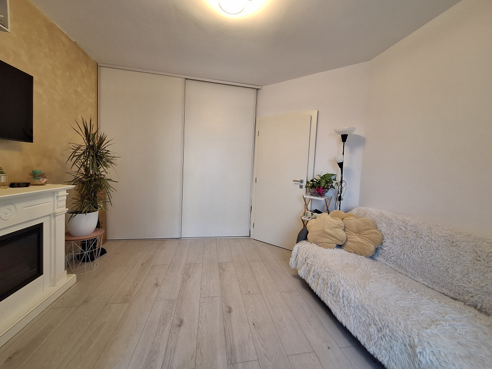 Apartament cu 3 camere, 46 mp, parcare, zona KIK