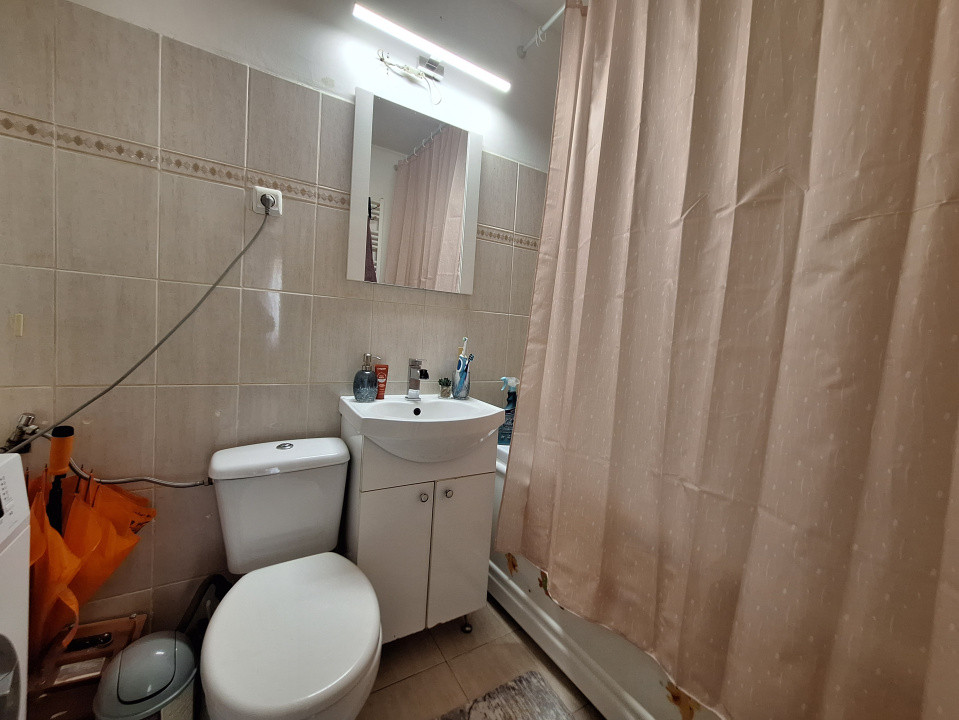 Apartament cu 3 camere, 46 mp, parcare, zona KIK