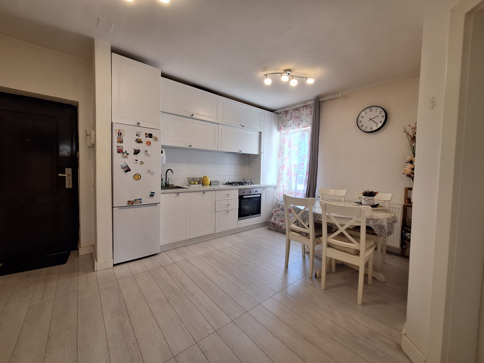 Apartament cu 3 camere, 46 mp, parcare, zona KIK