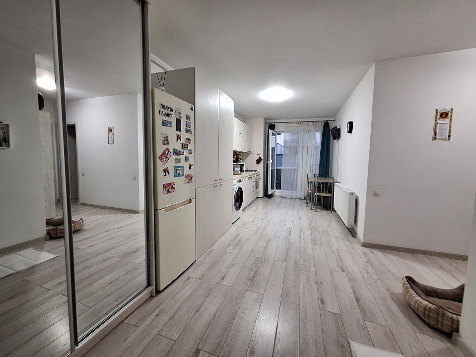 Apartament cu 2 camere, decomandat, balcon, zona BMW