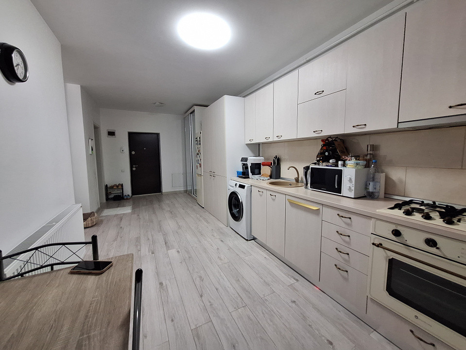 Apartament cu 2 camere, decomandat, balcon, zona BMW