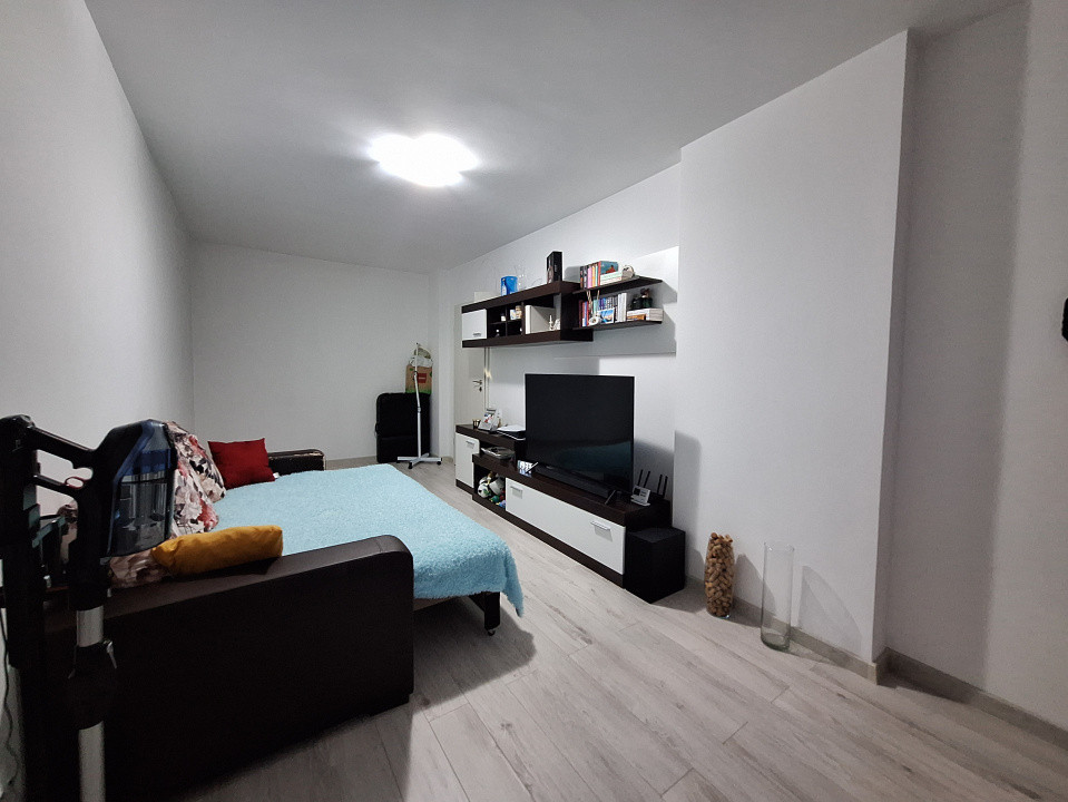 Apartament cu 2 camere, decomandat, balcon, zona BMW