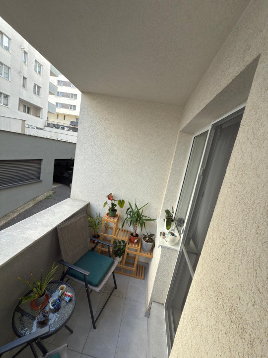 Apartament cu 2 camere, decomandat, balcon, zona BMW