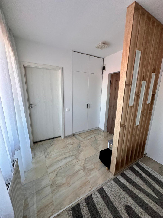 apartament cu  3camere decomandate,2 bai si parcare subterana zona sub cetate