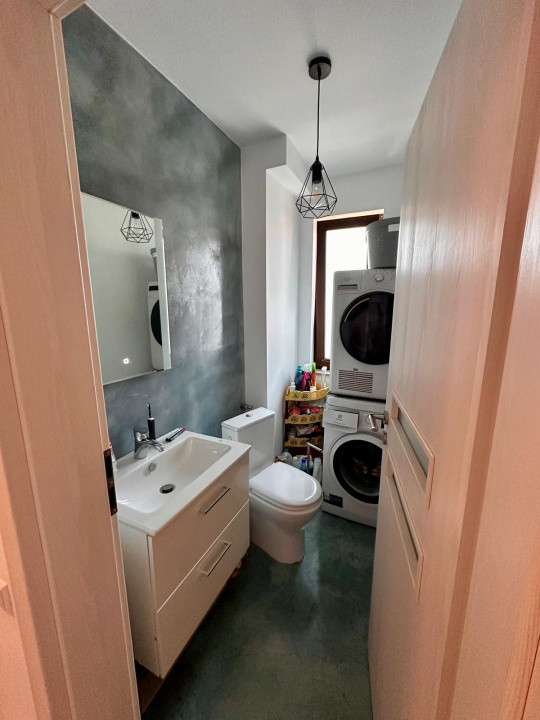 apartament cu  3camere decomandate,2 bai si parcare subterana zona sub cetate