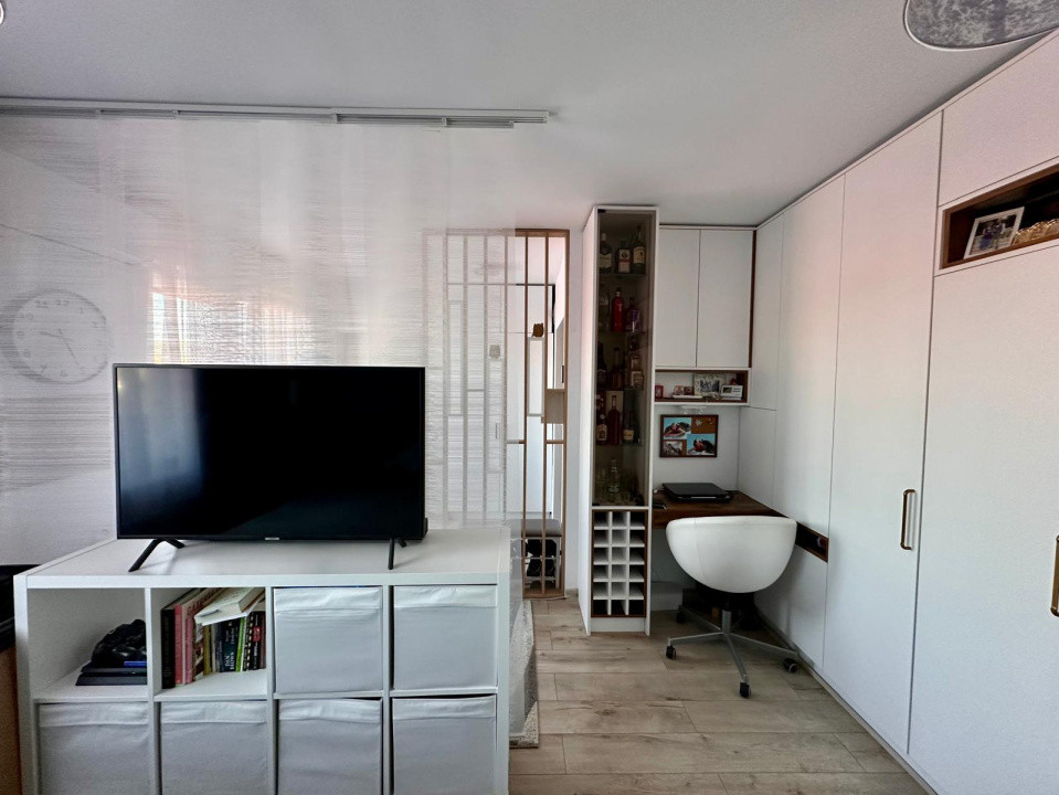 apartament cu  3camere decomandate,2 bai si parcare subterana zona sub cetate