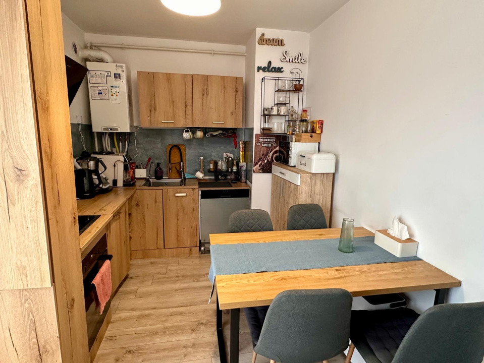 apartament cu  3camere decomandate,2 bai si parcare subterana zona sub cetate