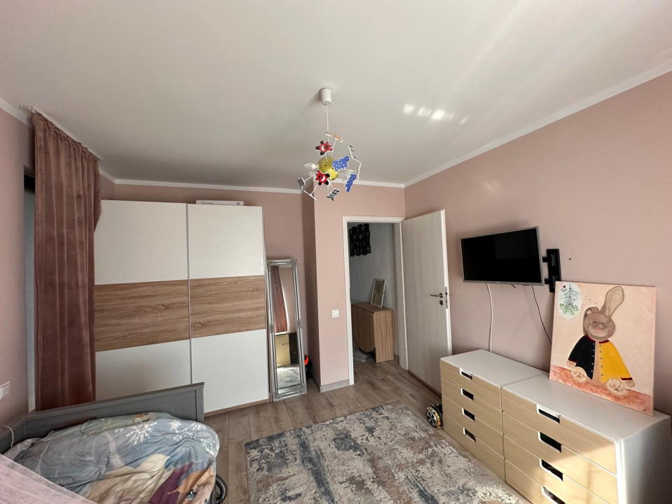 apartament cu  3camere decomandate,2 bai si parcare subterana zona sub cetate