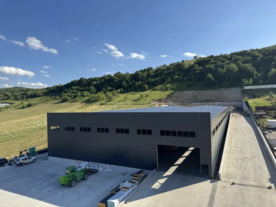  Hala industriala moderna +birouri in Baciu