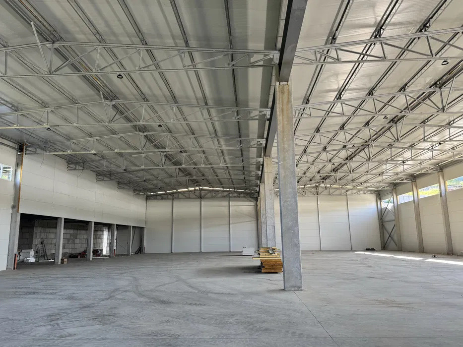  Hala industriala moderna +birouri in Baciu