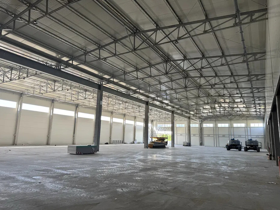  Hala industriala moderna +birouri in Baciu