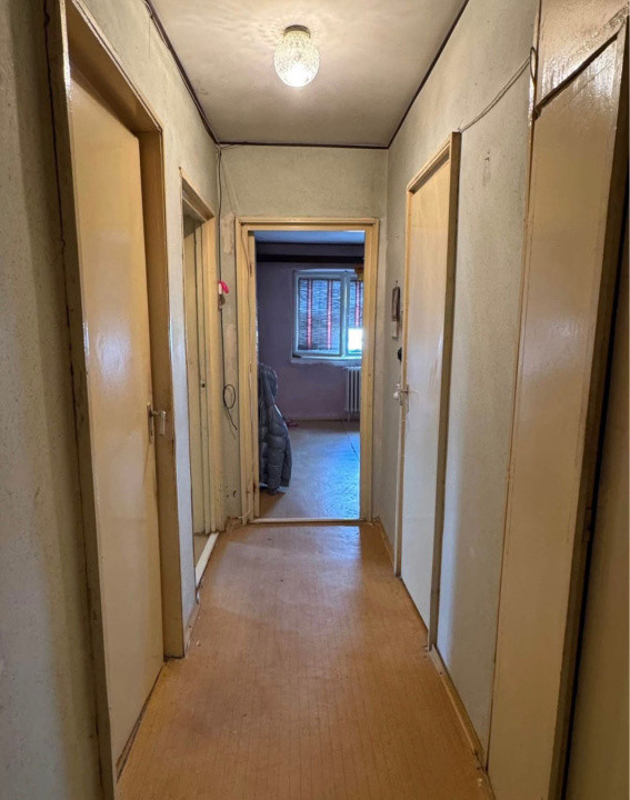 Apartament 2 camere decomandat, 42 mp, etajul 8, renovabil, zona Aleea Retezat