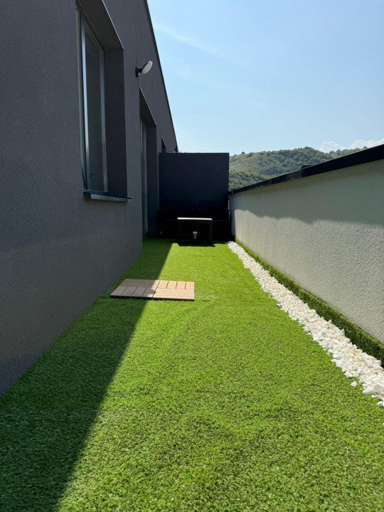 Apartament de 3 camere, 53 mp utili +Terasa, zona Terra