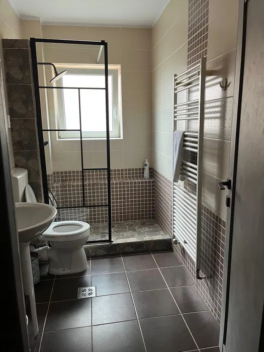 Apartament cu 2 camere, decomandat, parcare, zona Muzeul Apei