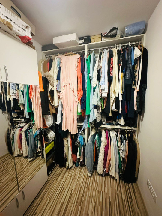 Apartament cu 2 camere, decomandat, zona Porii