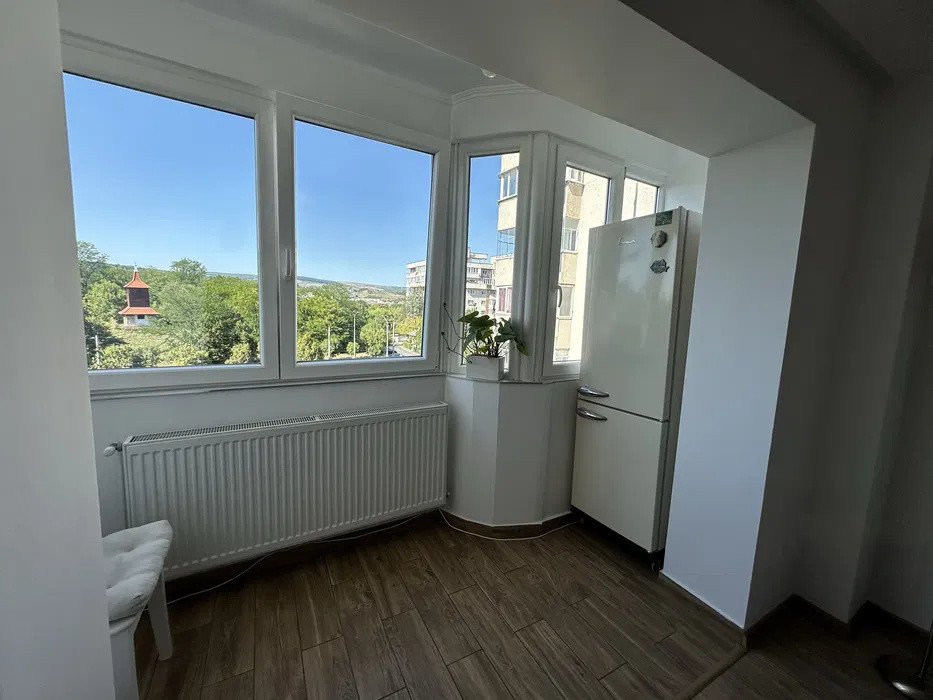 Apartament 3 camere ,65mp, zona Calea Manastur 