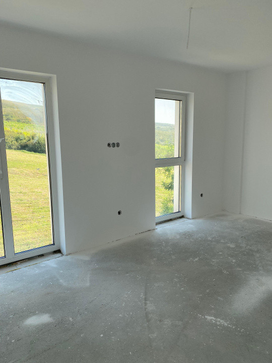 Apartament 2 camere finisat, zona verde 