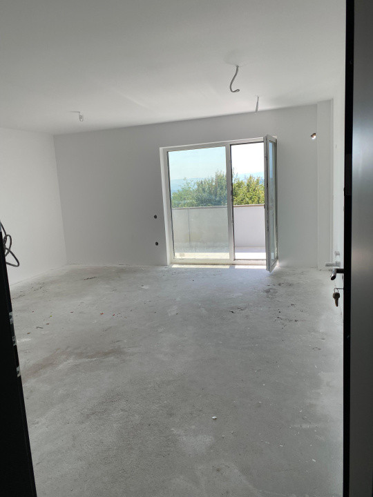 Apartament 2 camere finisat, zona verde 