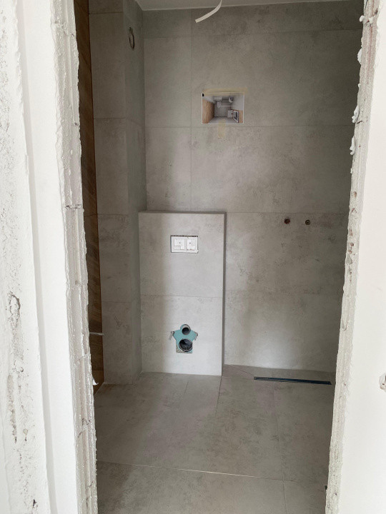 Apartament 3 camere, 2 bai, finisat, zona verde 