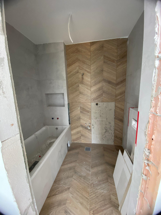 Apartament 3 camere, 2 bai, finisat, zona verde 