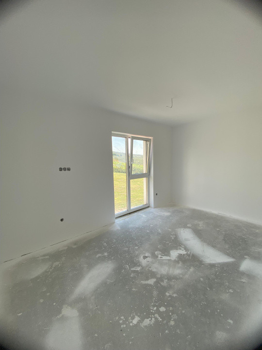 Apartament 2 camere finisat, zona verde 