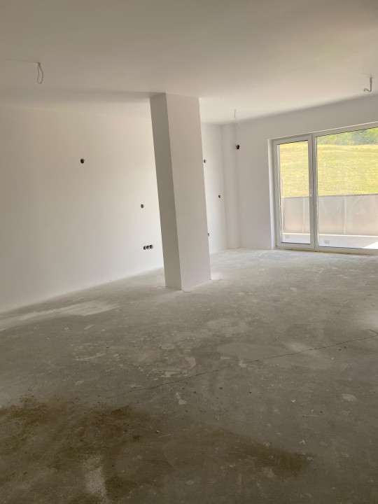 Apartament 2 camere finisat, zona verde 