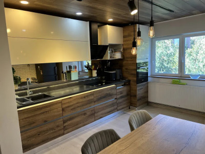 Apartament cu 3 camere ,52mp, zona Aurel vlaicu