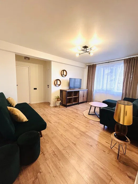 Apartament 3 camere zona centrala