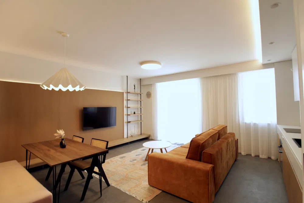 Apartament modern cu 2 camere, zona Vivo Mall cu parcare