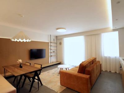 Apartament modern cu 2 camere, zona Vivo Mall cu parcare