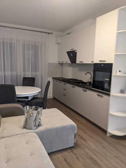 Apartament 3 camere,70mp,paracre, zona Marasti