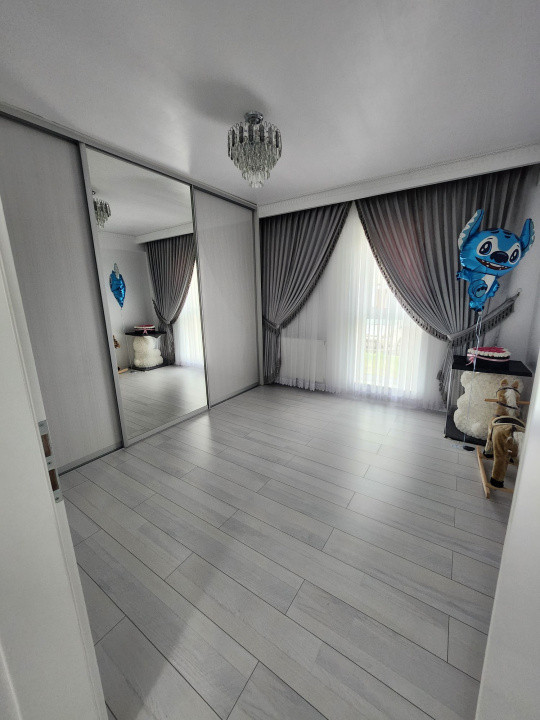 Apartament cu 3 camere, 56 mp, zona Eroilor
