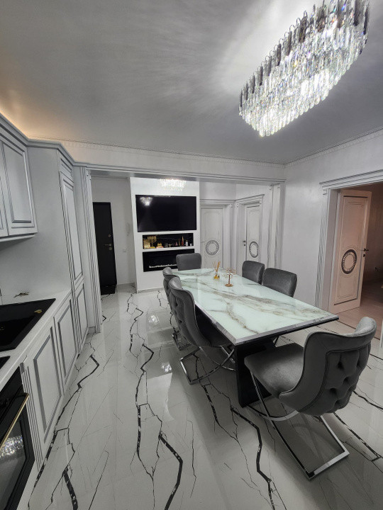 Apartament cu 3 camere, 56 mp, zona Eroilor