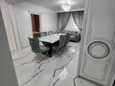 Apartament cu 3 camere, 56 mp, zona Eroilor