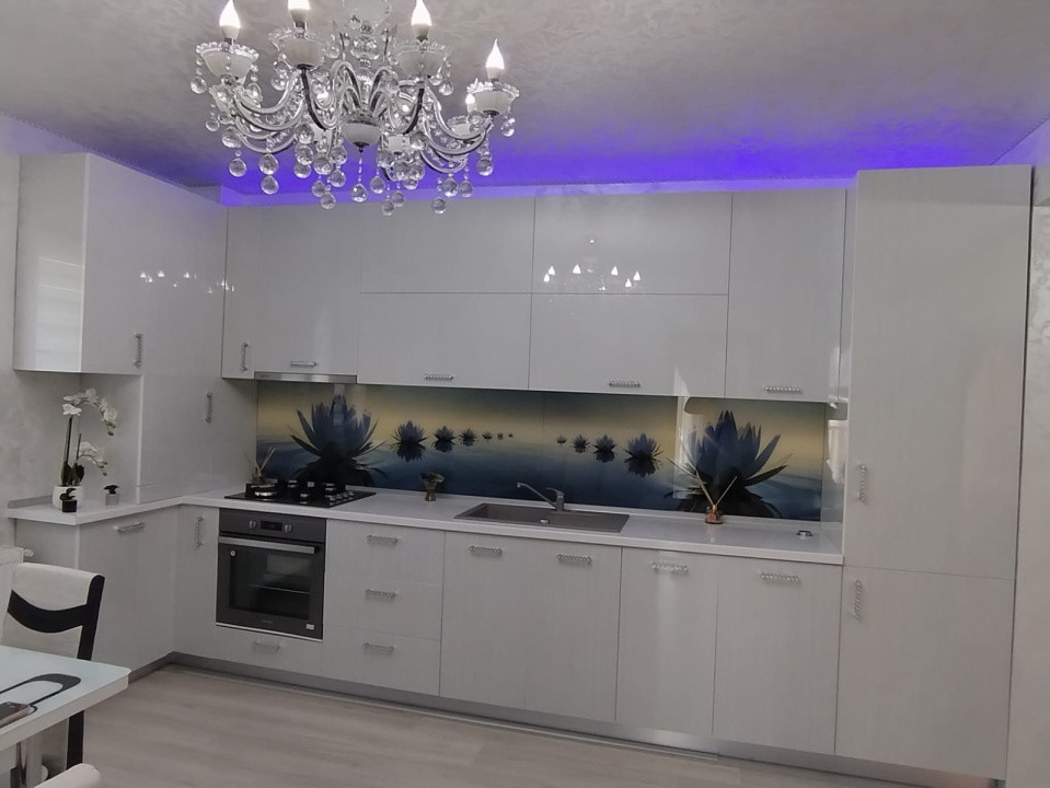 Apartament de vanzare 3 camere zona Eroilor