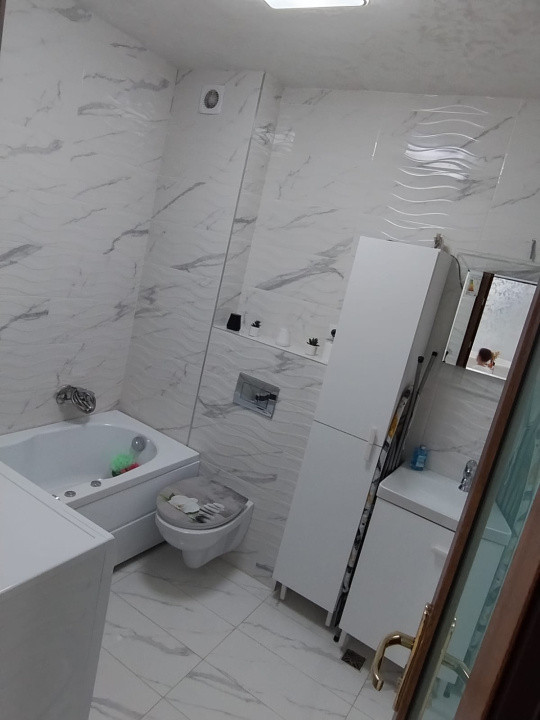 Vand urgent apartament cu 3 camere Eroilor!