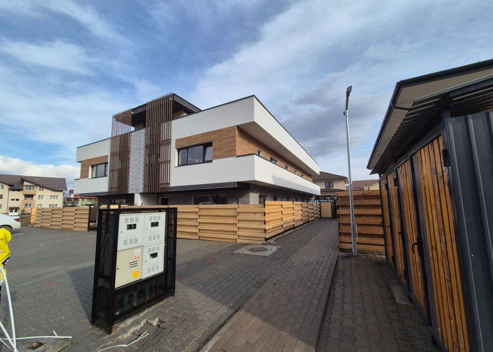 Duplex de vanzare , 150 mp utili ,zona SubCetate
