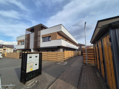 Duplex de vanzare , 150 mp utili ,zona SubCetate